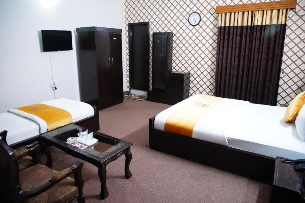 Hotel Red Line イスラマバード エクステリア 写真